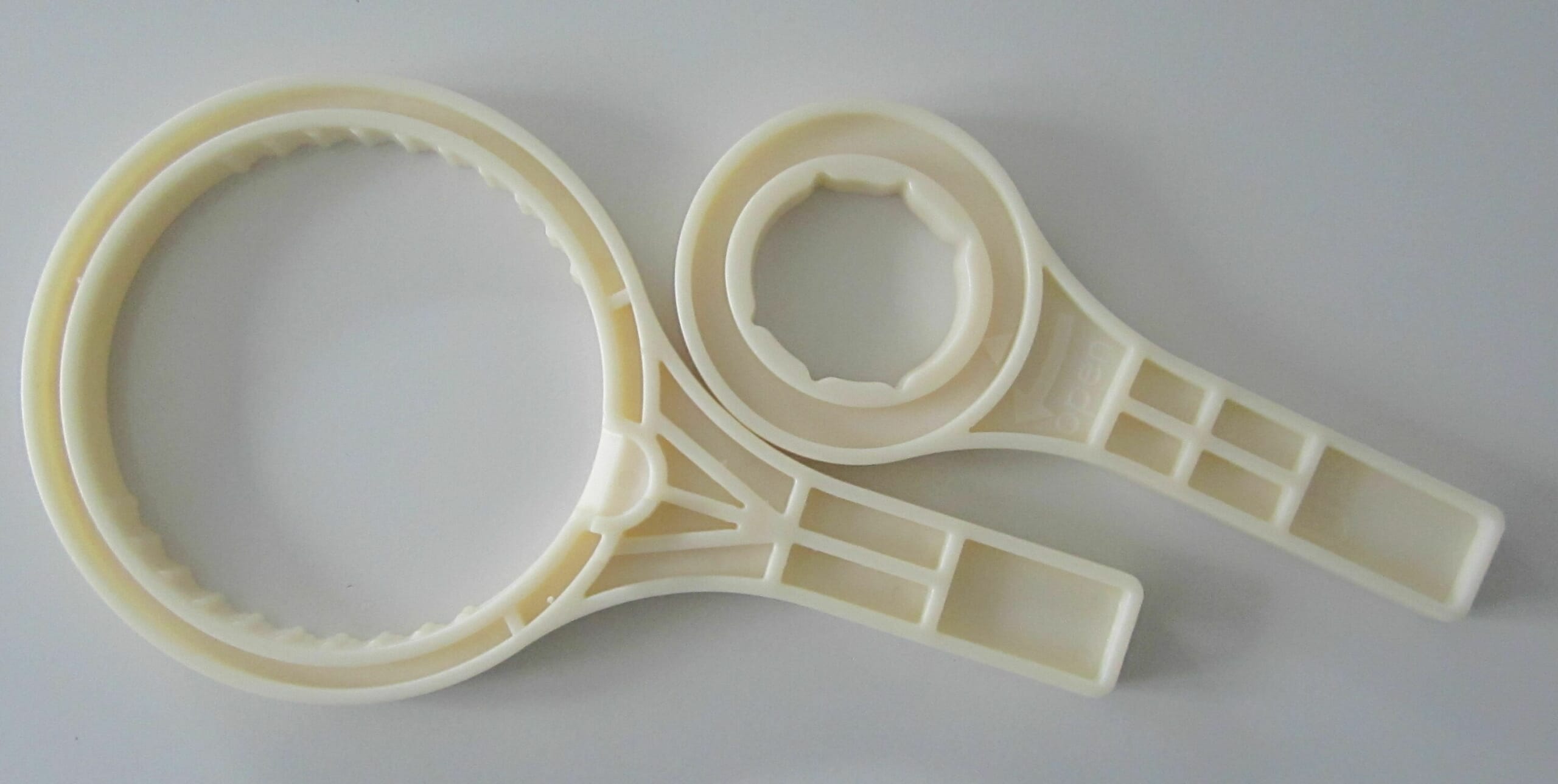 Tool to open pool transmitter